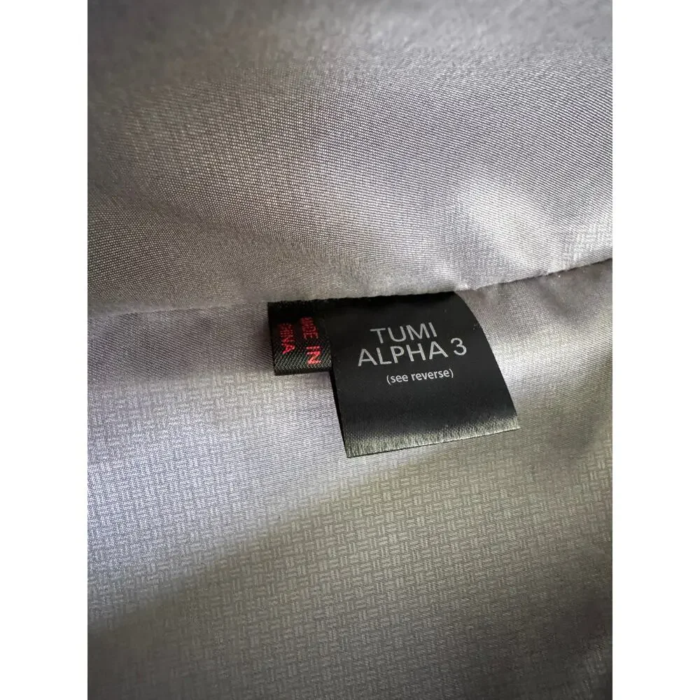 TUMI Alpha 3 International Dual Access 25